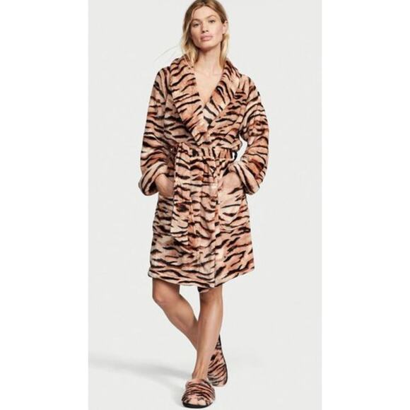 Victoria's Secret Tiger Stripe Fuzzy Robe M/L - Picture 1 of 5